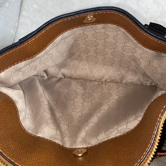 *SOLD*MICHAEL Michael Kors Aubrey Satchel In Brown/Luggage - Picture 15 of 17